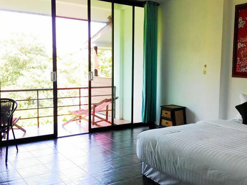 Lanta Friendly House Hotel Koh Lanta Exterior photo
