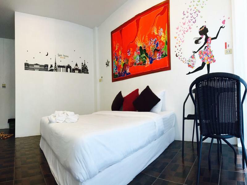 Lanta Friendly House Hotel Koh Lanta Exterior photo