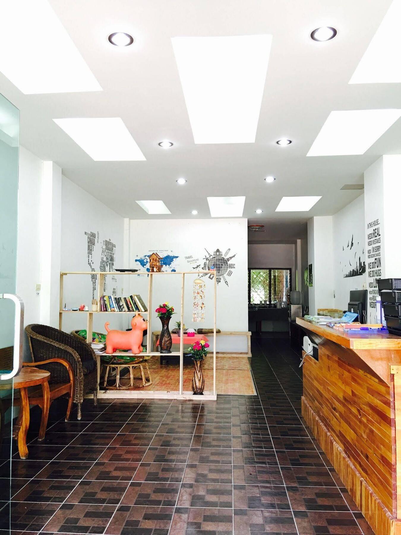 Lanta Friendly House Hotel Koh Lanta Exterior photo